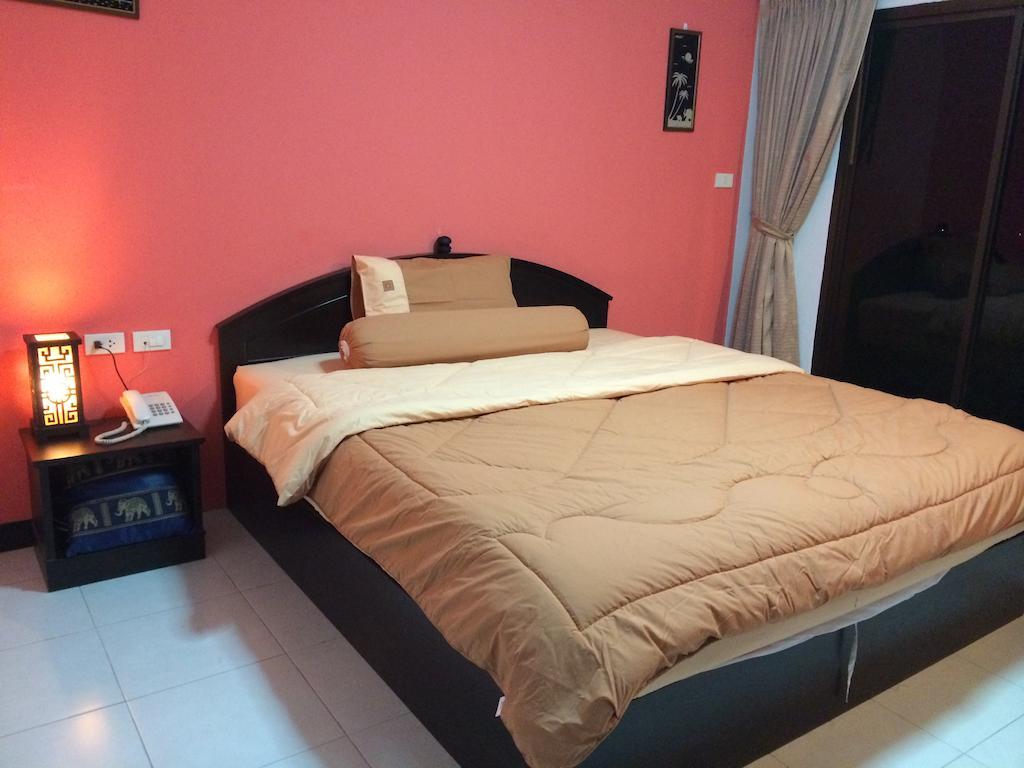 Patong Bay Guesthouse Rom bilde